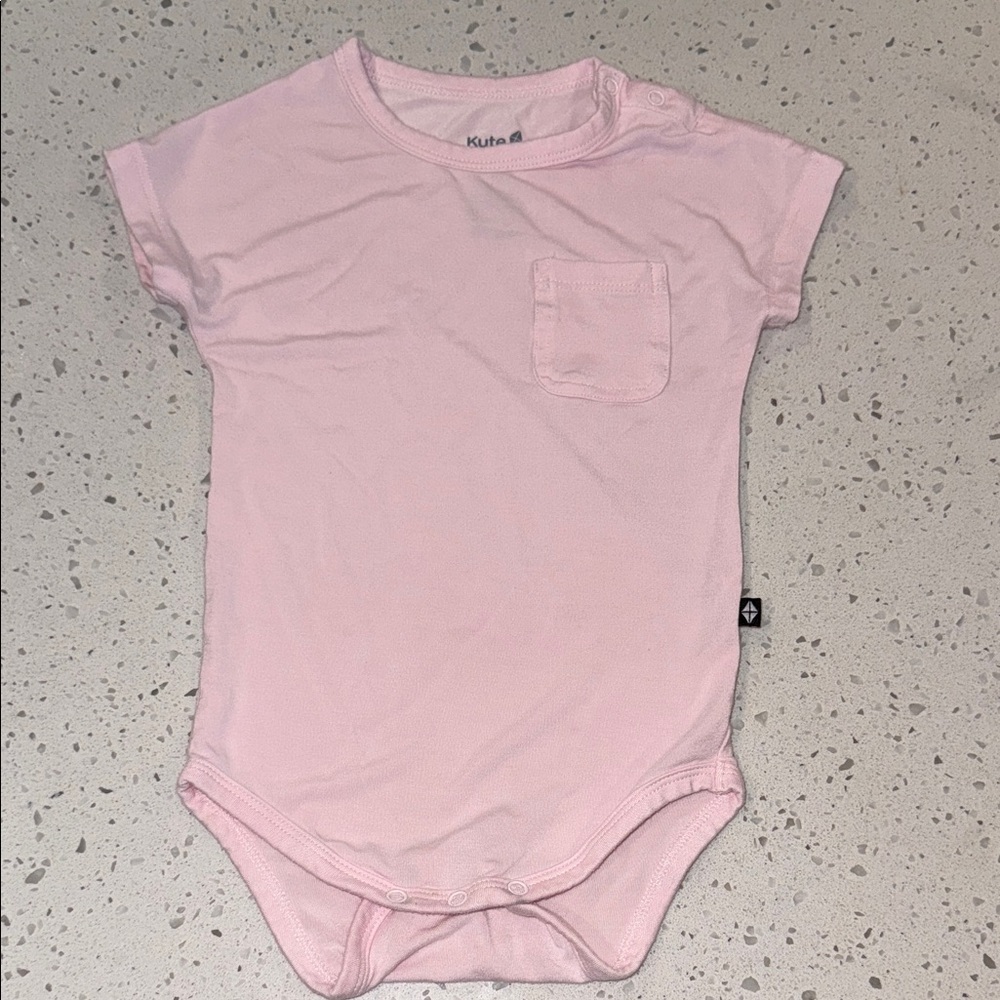 Kyte BABY Crew Neck Bodysuit {Sakura}